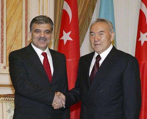 Nursultán Nazarbáyev y Abdullah Gül