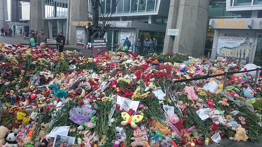 Flowers to the victims of the terrorist attack over Sinai. November 7. Entrance to Pulkovo airport, Saint-Petersburg, where the passenger plane down by Sinai-based ISIL terrorist was supposed to land.