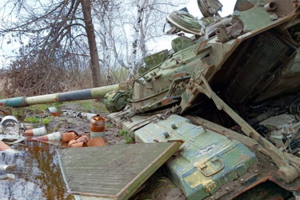 Destroyed Ukrainian tank near Severodonetsk